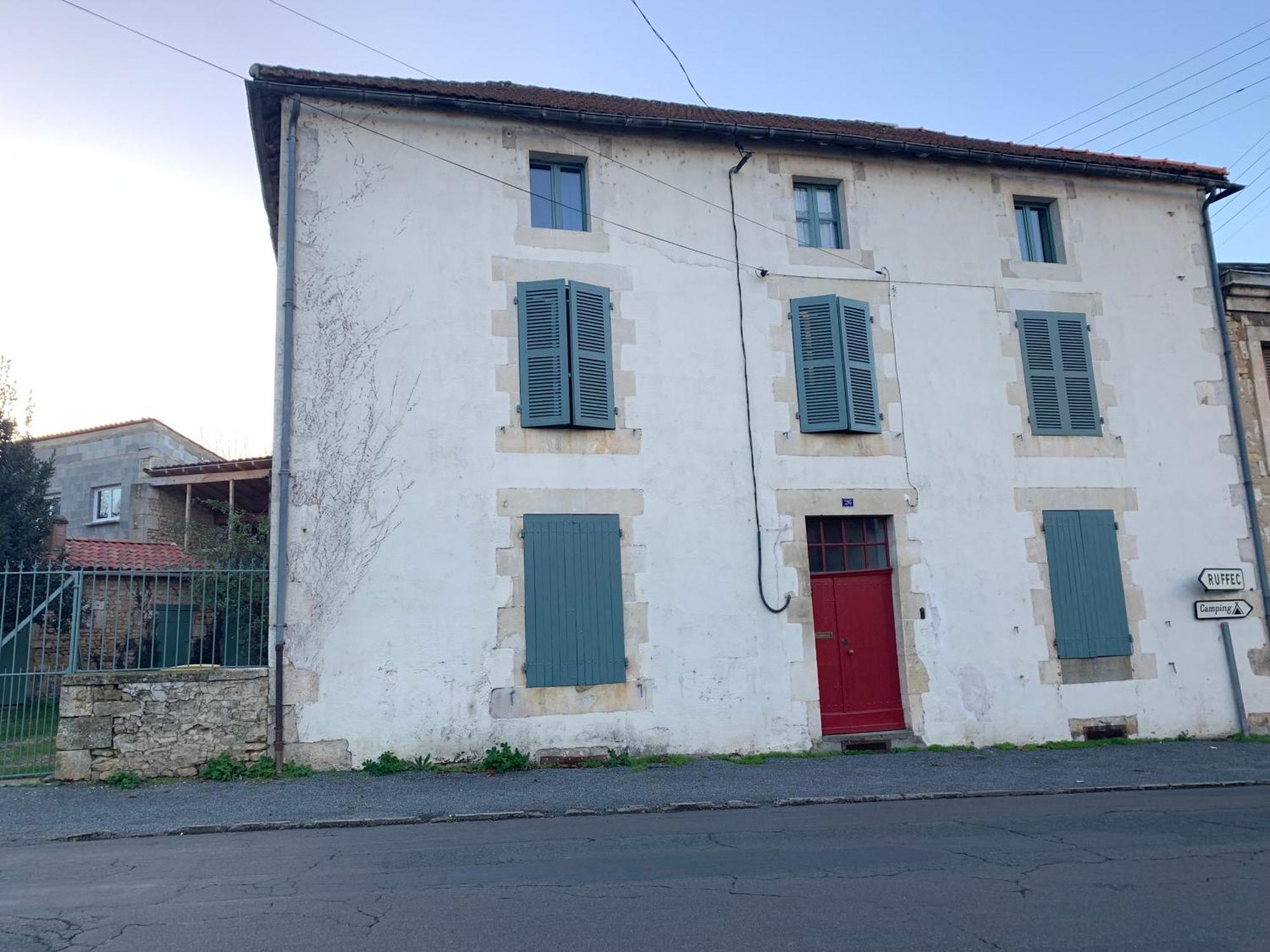 Townhouse 26 Chambres D'Hotes Civray Hotel Esterno foto